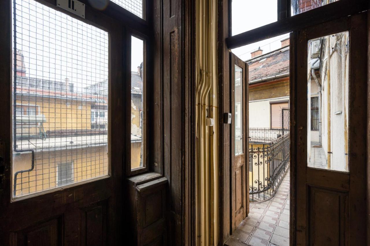 Live Star Apartment Budapest Eksteriør billede